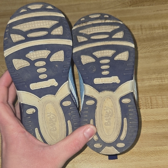 Bluey Size 9 Boys Velcro Tennis Shoes - Picture 2 of 4